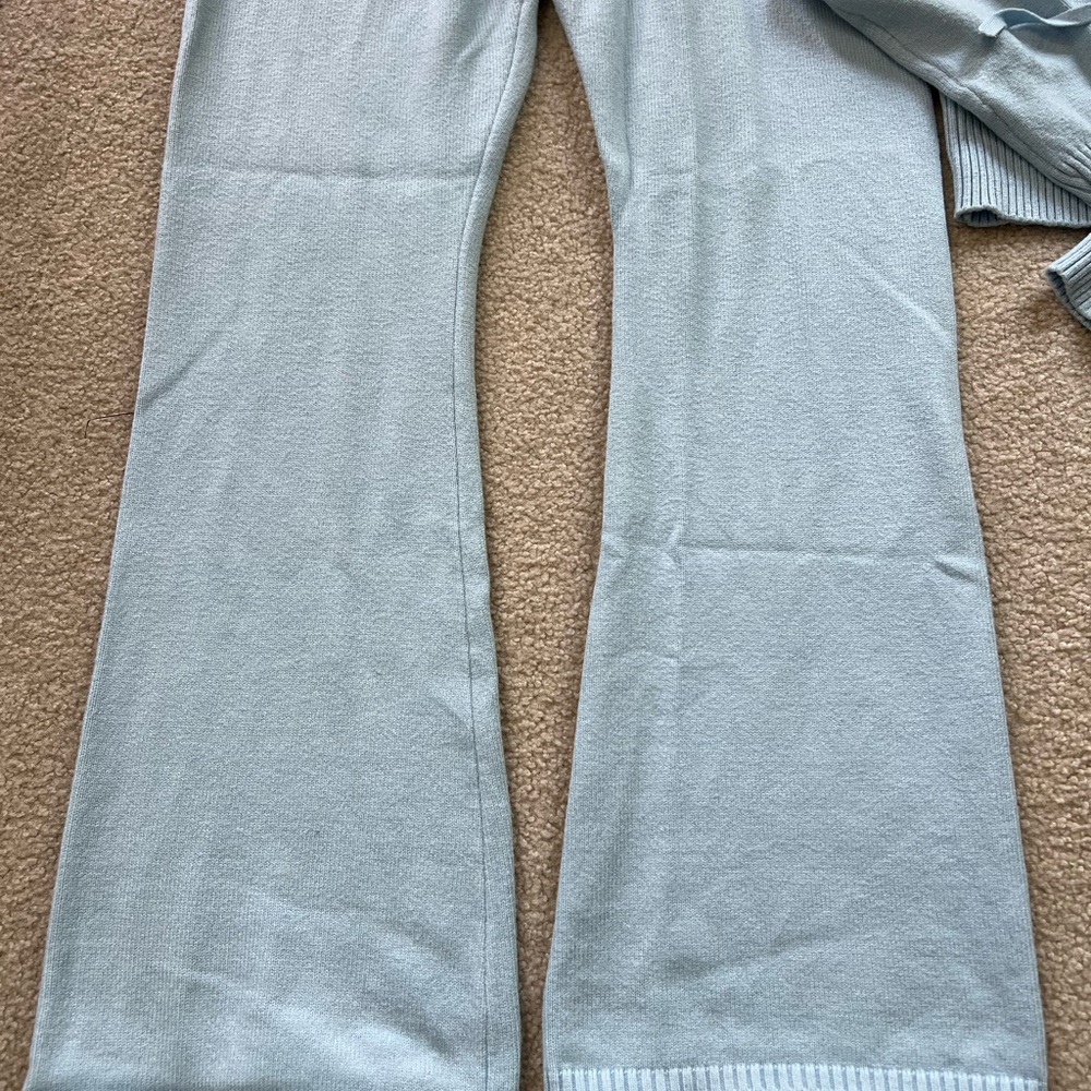 Lillusory 2-Piece Sweater Set Size Small - Picture 6 of 7